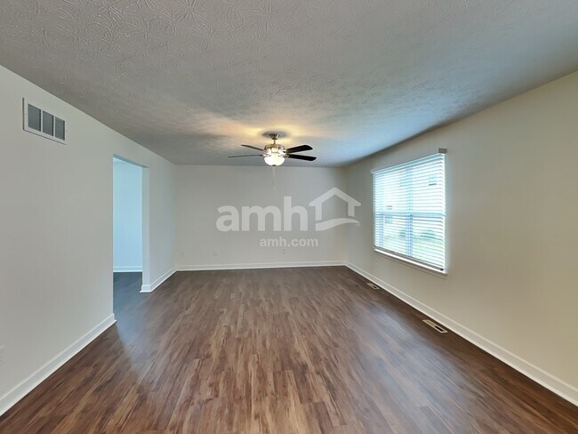 Building Photo - 718 Rolling Acre Dr