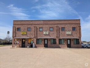 Building Photo - 102 N Dallas St