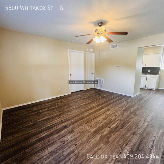 Foto del edificio - 5500 Whitaker Ave
