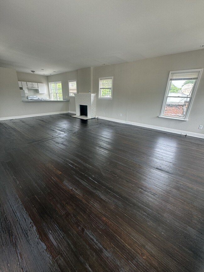 Foto del edificio - 799 Cascade Ave SW