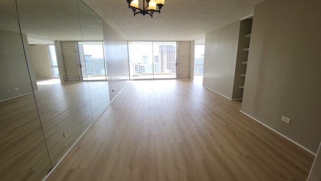 Foto del edificio - 469 Ena Rd