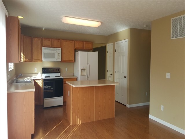 Foto del edificio - 5192 Summerset Dr