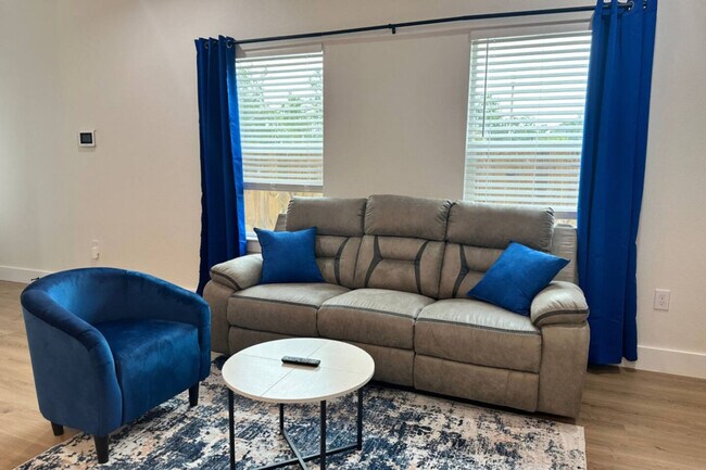 Foto del edificio - 929 Marjorie St