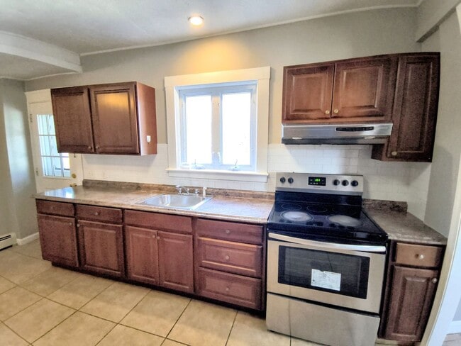 Building Photo - 41 Fordson Ave