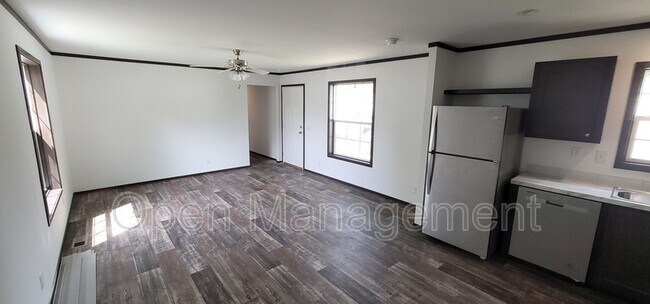 Foto del edificio - 4542 Pool Rd