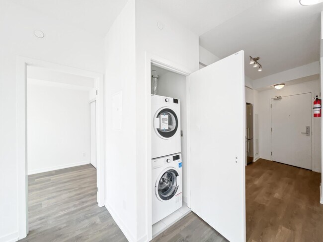 Building Photo - 49 E Liberty St