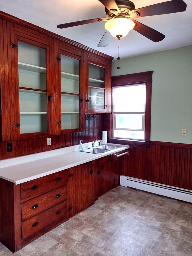Foto del edificio - Pawtucket/Darlington – Large Two Bed - $1,450