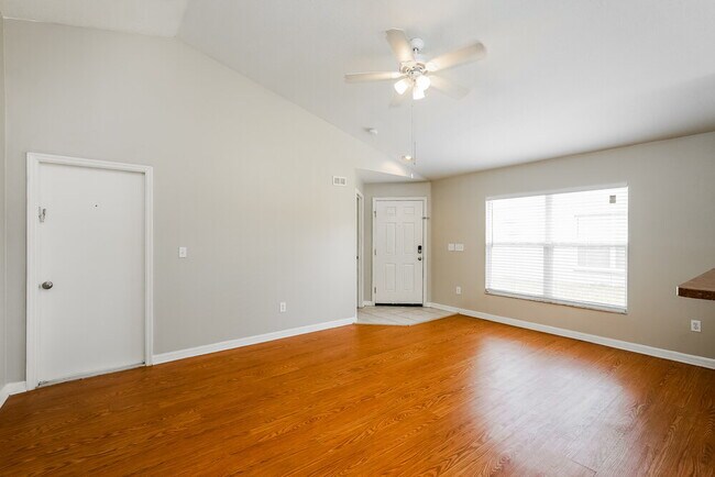 Building Photo - 6171 Skylarkcrest Dr