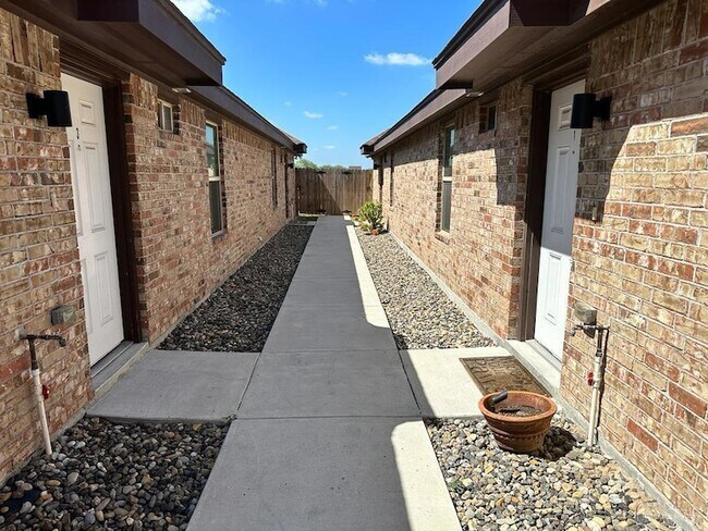 Foto del edificio - 3812 Paola St