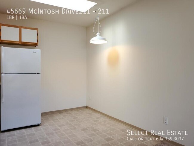 Building Photo - 45669 McIntosh Dr