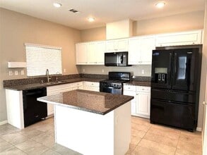Building Photo - 26423 Rediron Ct