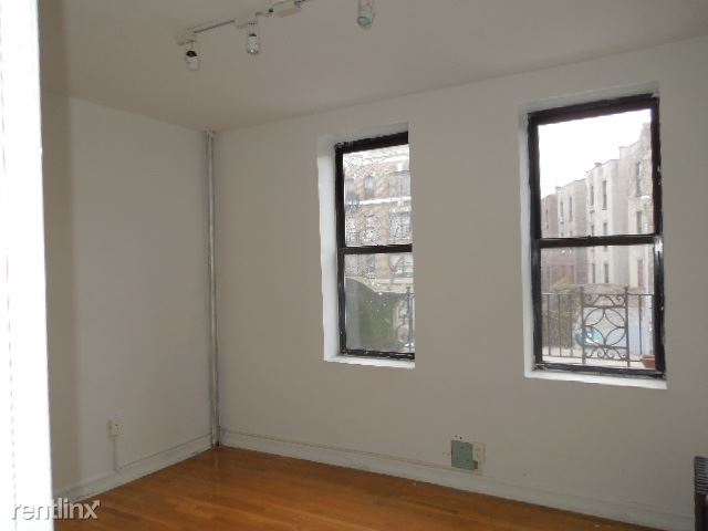 Foto del edificio - 446 Saint Johns Pl