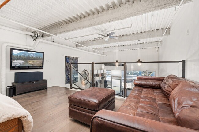 Photo du bâtiment - 272 E 4th Ave