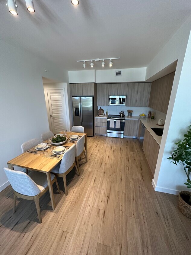 Foto principal - 7230 W 2nd Ln