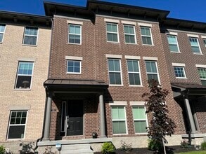 Building Photo - 329 Wakefield Way