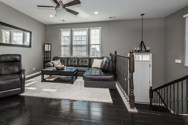 Building Photo - 3279 Coral Ln