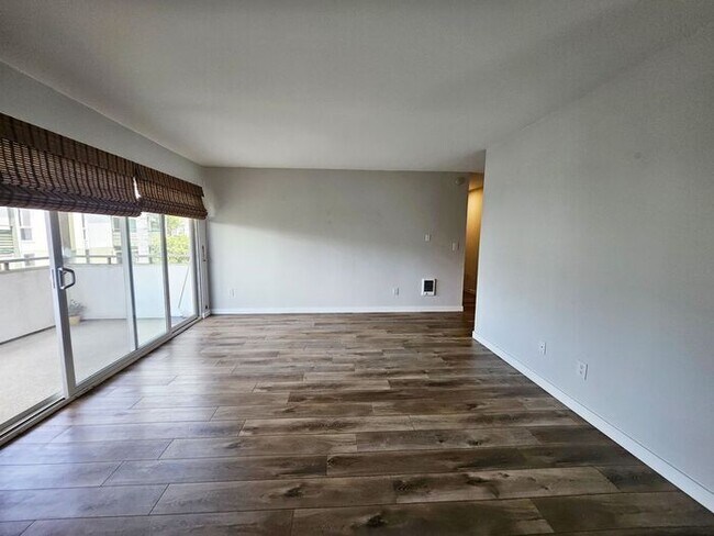 Foto del edificio - Condo Unit Available