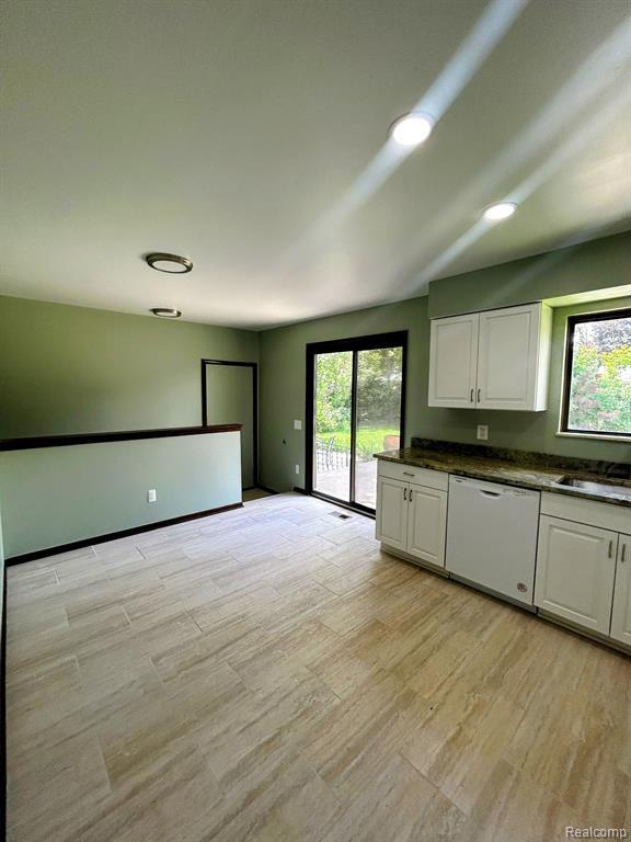 Foto del edificio - 5353 Carroll Lk Rd