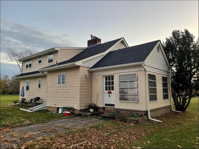 Building Photo - 299 Bridgepoint Rd