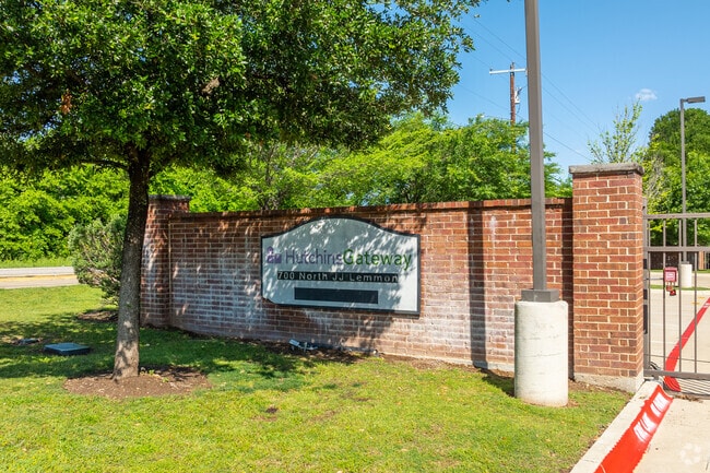 Hutchins Gateway - Hutchins Gateway Apartments