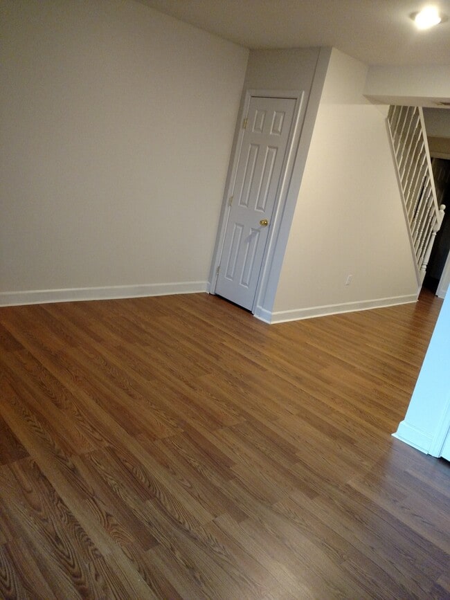 Building Photo - 807 W Spring Meadow Ct