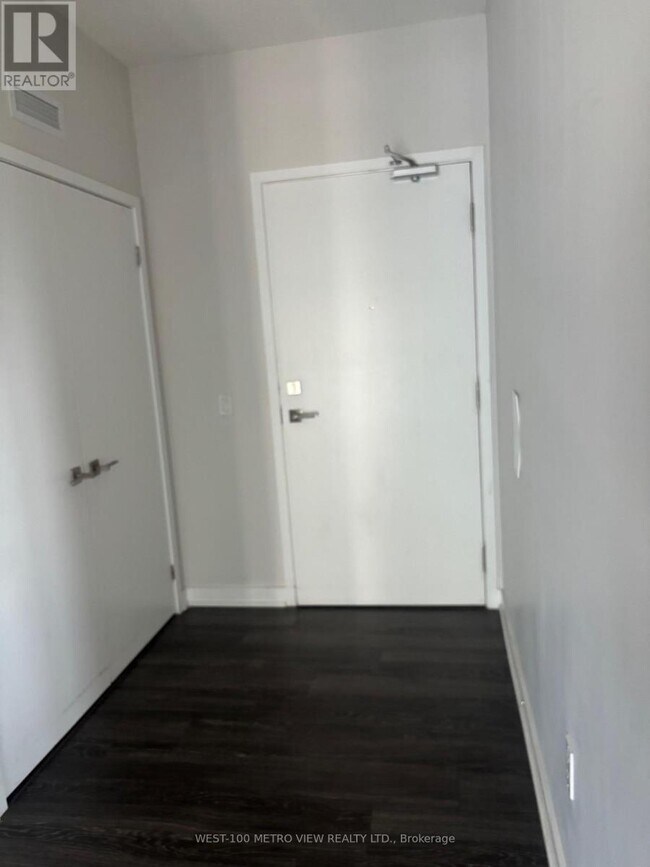 Building Photo - 4055 Parkside Village Dr