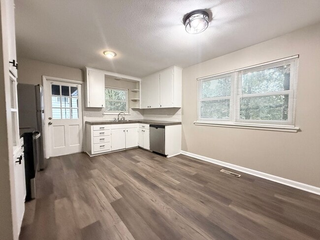 Foto del edificio - 5202 Nelbrook Dr