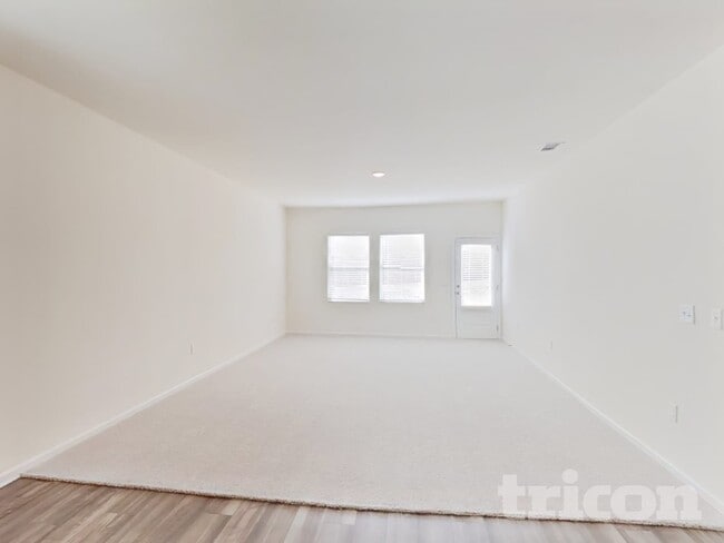 Building Photo - 305 Nasturtium Wy