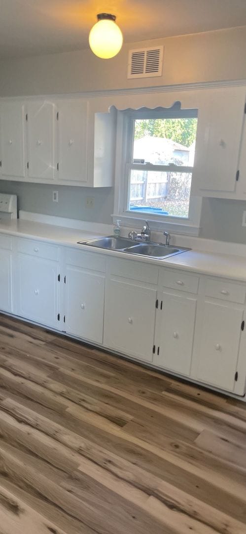 Building Photo - Charming 2-Bedroom Duplex in Kempsville, V...