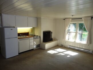 Building Photo - 8134 Chagrin Rd