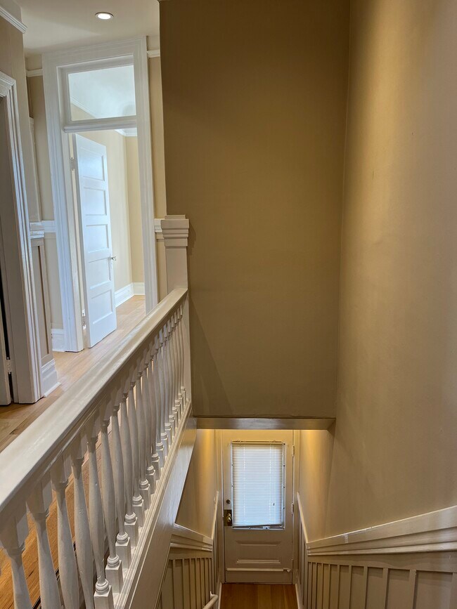 Entrance Stairs - 445 Chestnut St