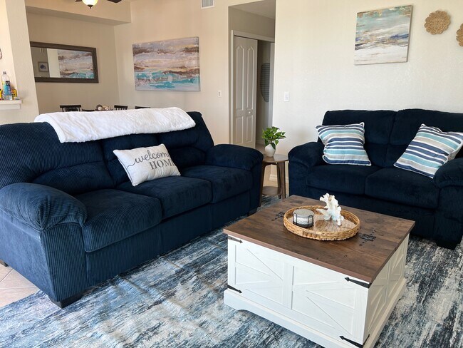 Foto del edificio - 16635 Lake Circle Dr