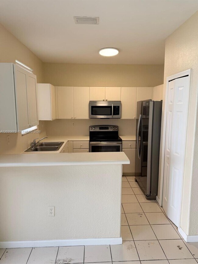 Foto del edificio - 1414 SE 24th Ct