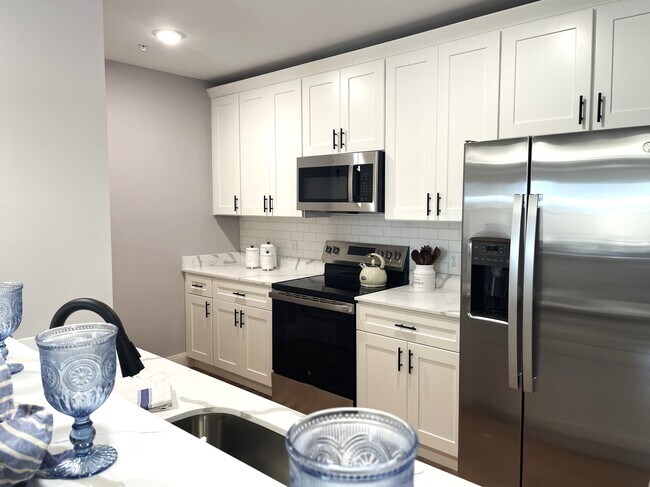 Building Photo - The Edge