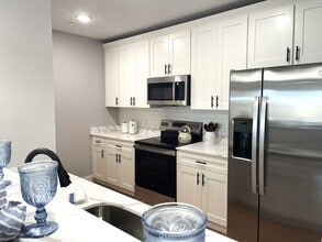 Building Photo - The Edge