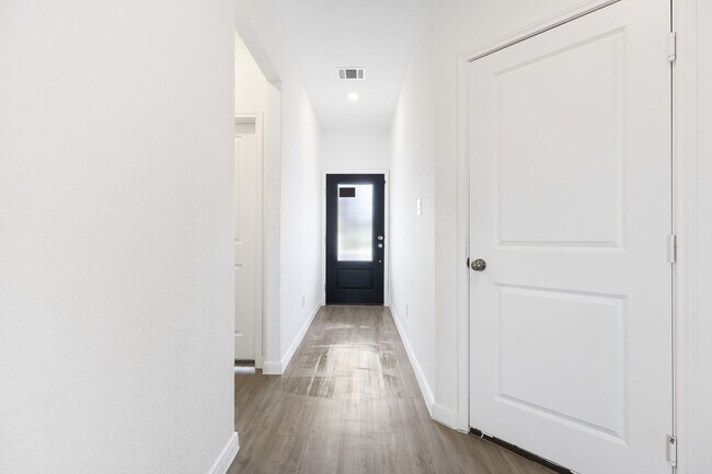 Foto del edificio - 12902 Rosemary Bnd