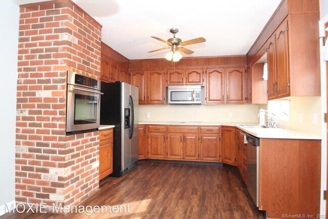 Building Photo - 4 br, 2.5 bath House - 19 Dogwood Dr