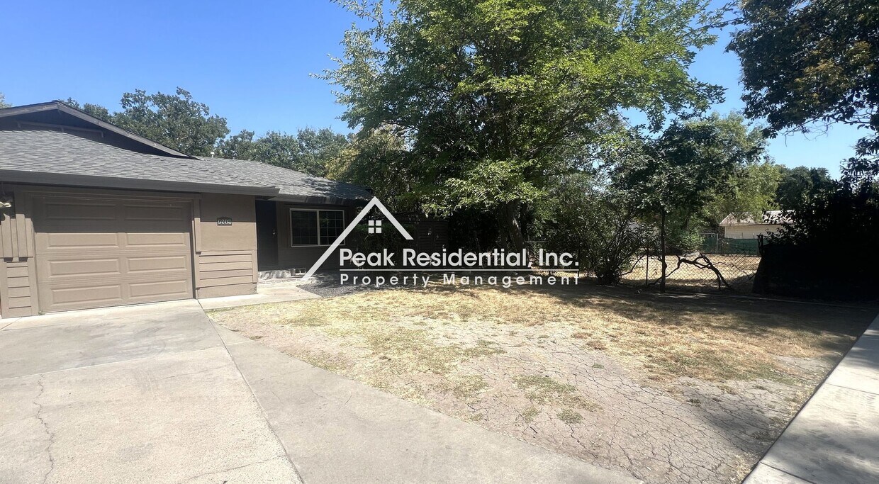 Primary Photo - Updated 2bd/1ba Sacramento Duplex
