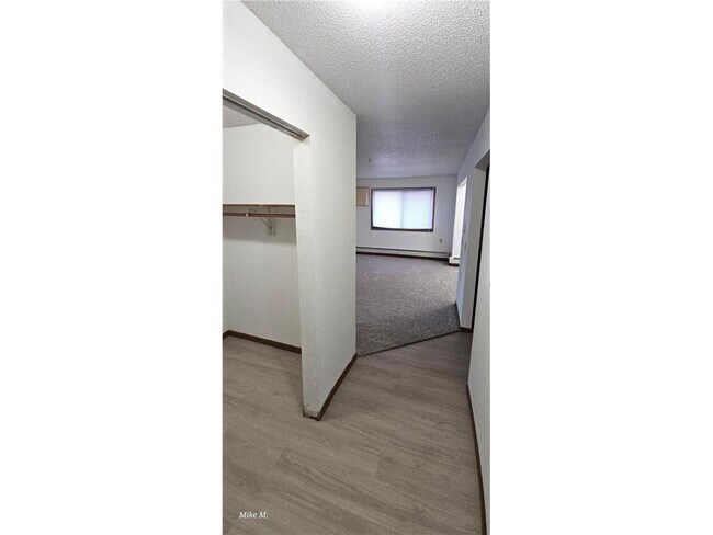 Foto del edificio - 16 Green River Rd