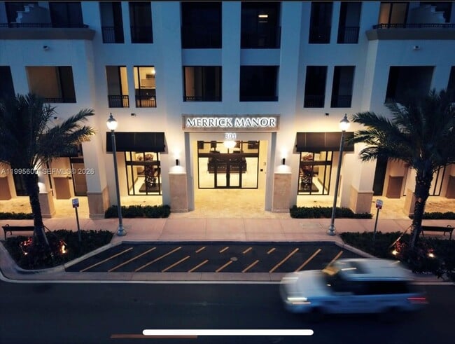 Foto del edificio - 301 Altara Ave