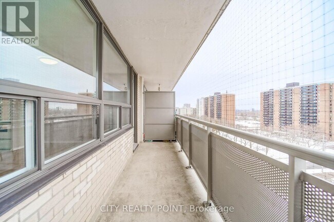 Photo du bâtiment - 6200 Bathurst St