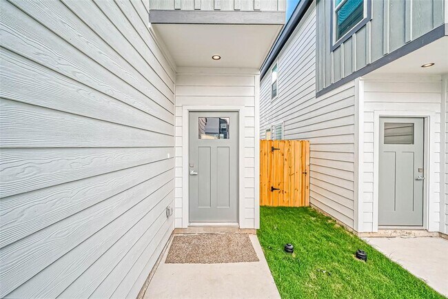 Foto del edificio - 18630 Green Land Way