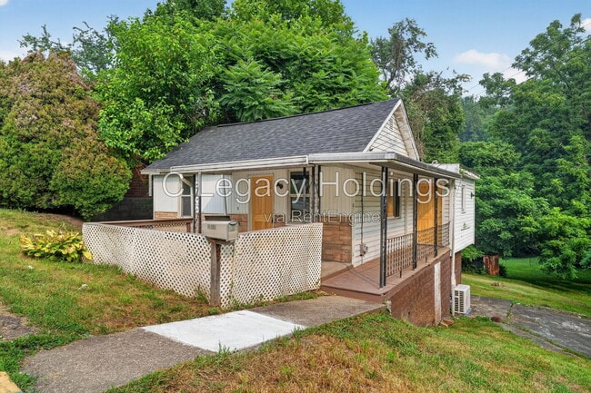 Building Photo - 1610 N 18th St