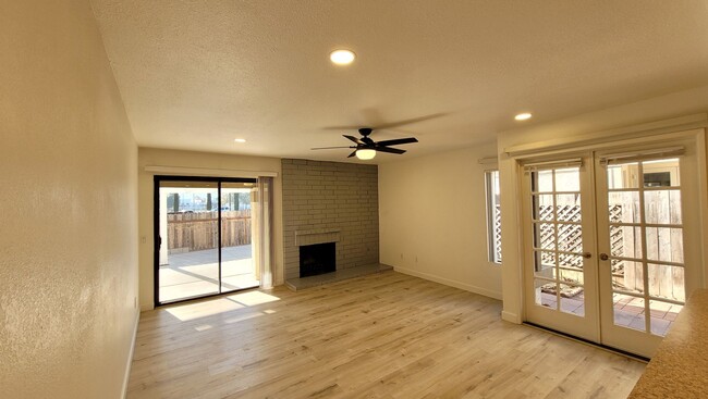 Foto del edificio - $4,095 4 Bed / 2.5 Bath House in Poway