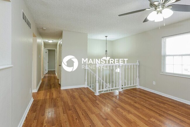 Foto del edificio - 3 Bedroom Pet-Friendly Home in INDEPENDENC...