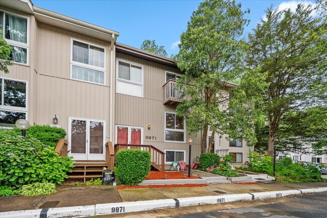 "Charming 4-Bed Townhouse with Granite Tou... - "Charming 4-Bed Townhouse with Granite Tou...