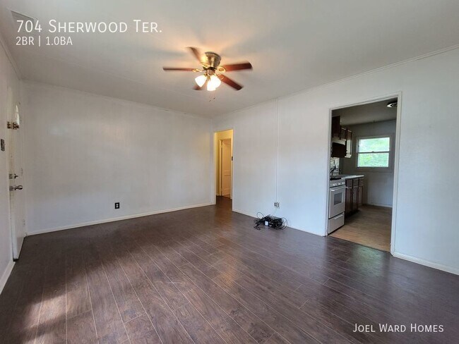 Foto del edificio - 2 Bedroom House With A Detached Garage