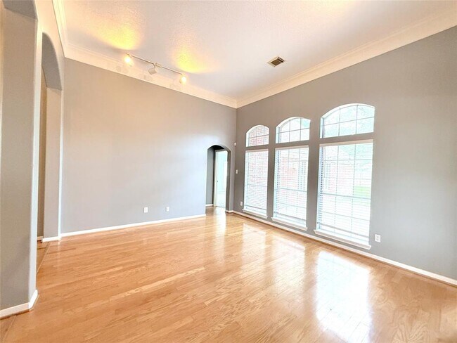 Building Photo - 4231 Lake Terrace Ct