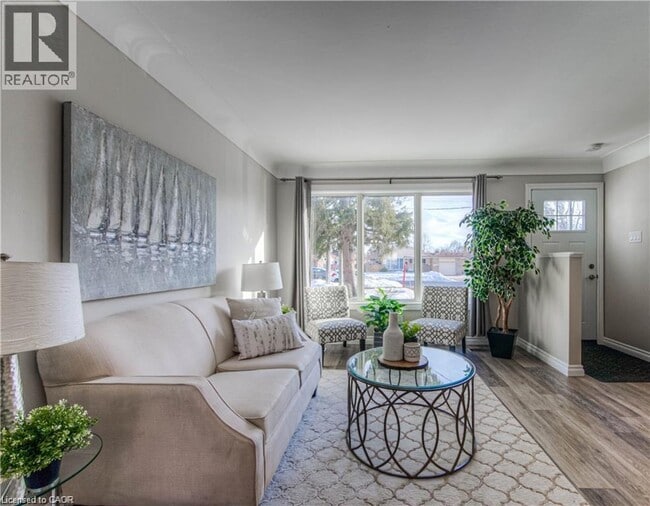 Building Photo - 156 Donald St