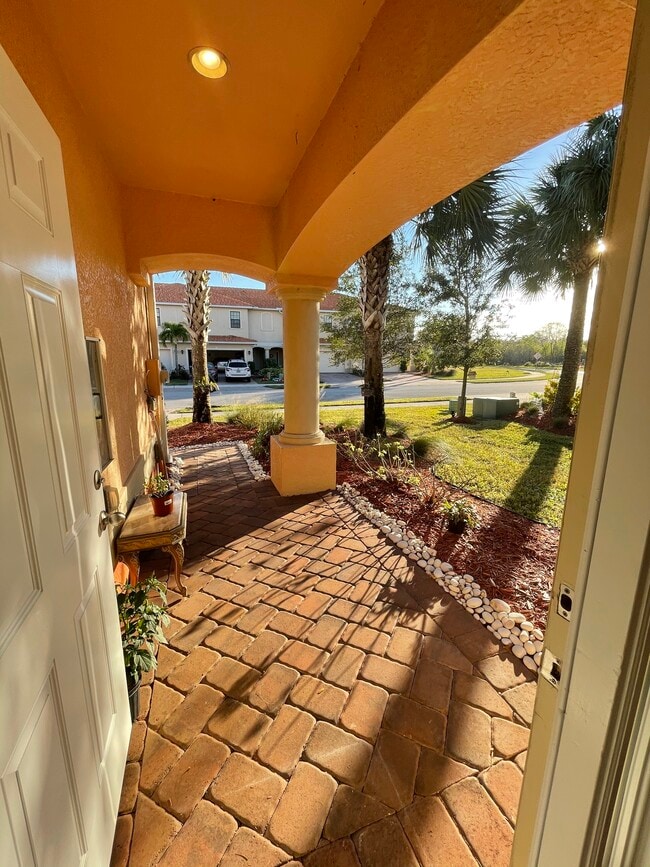 Building Photo - 15394 Summit Pl Cir